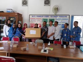 Penyerahan Hadiah Peserta Lomba KB Lestari Oleh BKKBN DIY